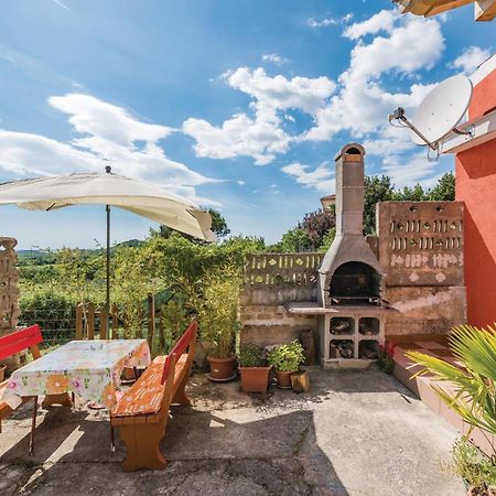 Awesome Home In Porec With House Sea View 외부 사진