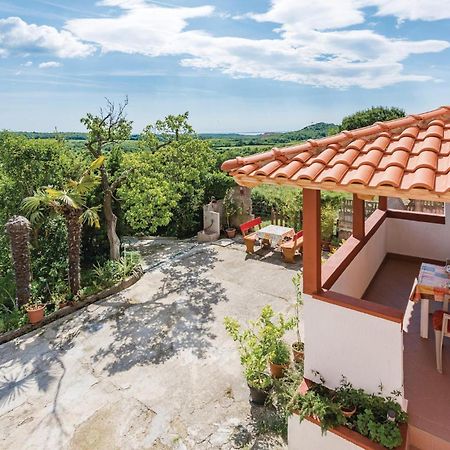Awesome Home In Porec With House Sea View 외부 사진
