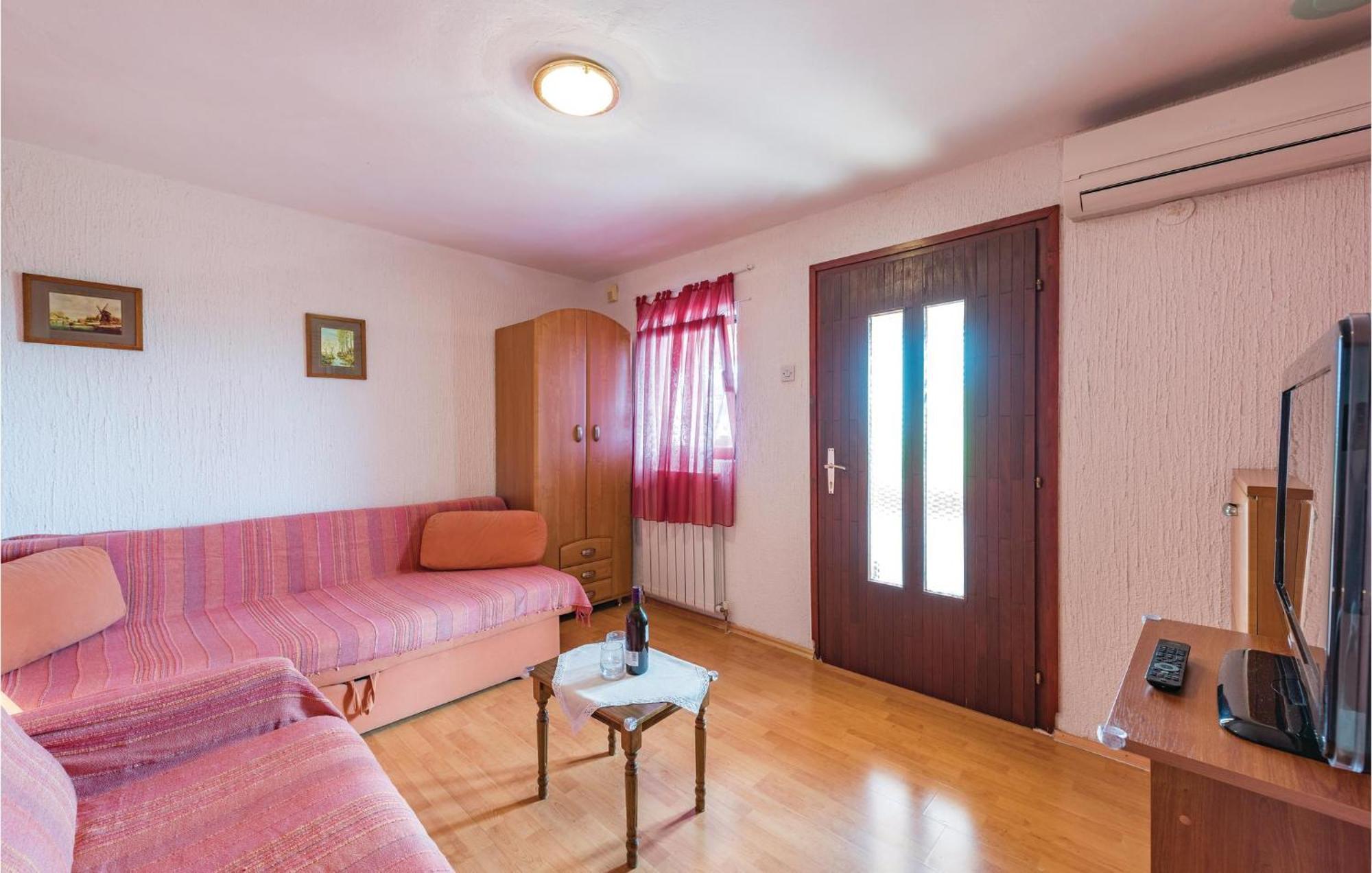 Awesome Home In Porec With House Sea View 외부 사진