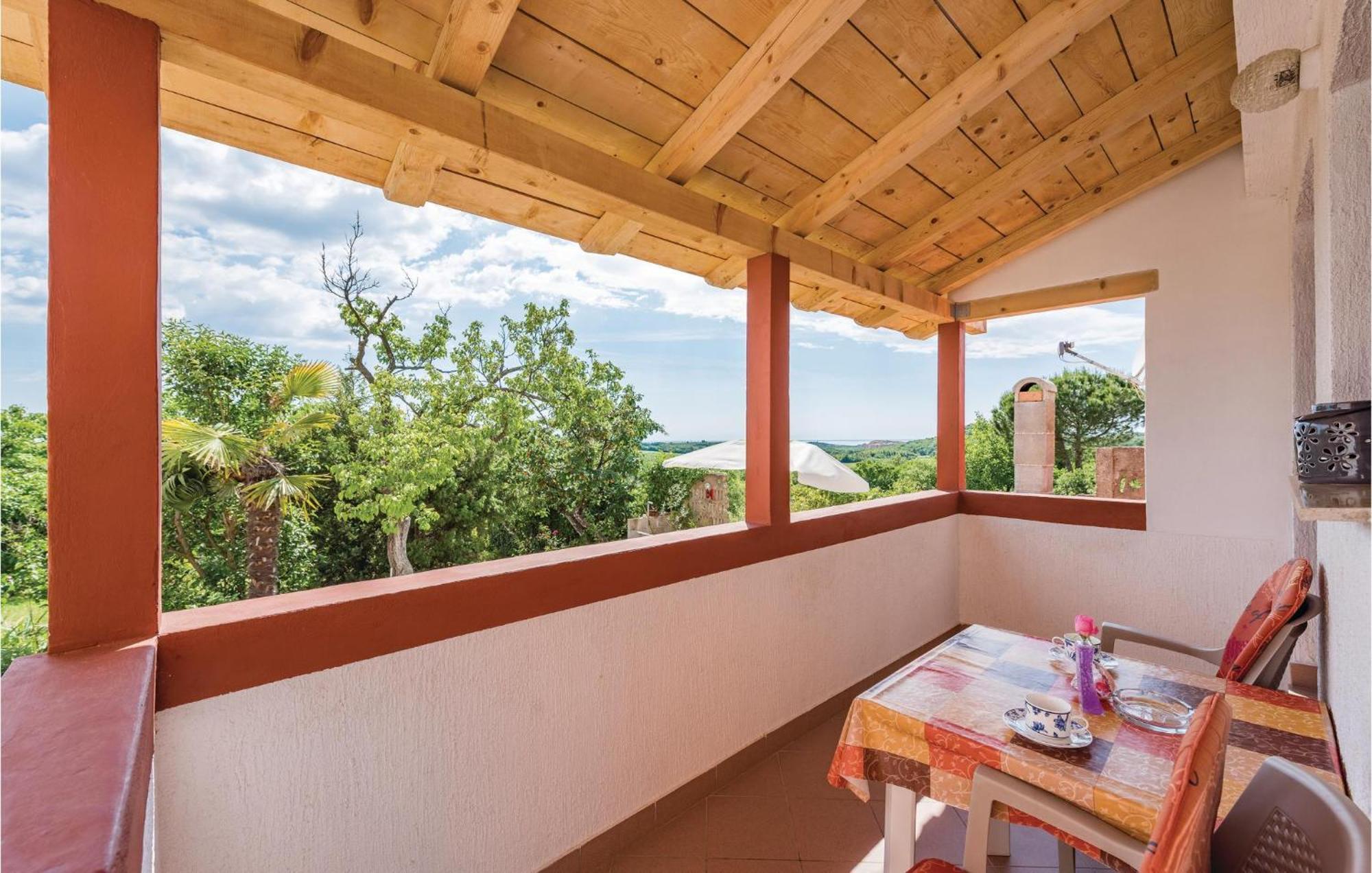 Awesome Home In Porec With House Sea View 외부 사진